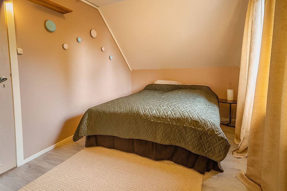 Holiday home by the sea with sea views, full kitchen and good wi-fi in Senja, Lenvik