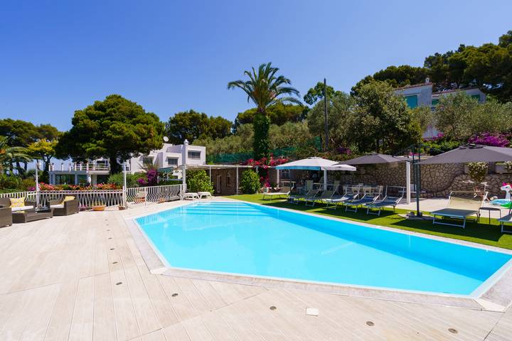 Casa vacanza per 16 persone, con Balcone e Terrazza nonché Giardino a Anacapri