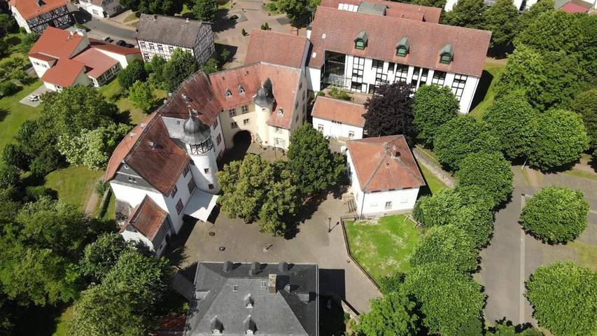 Ferienwohnung für 4 Personen, mit Garten und Ausblick in Nidda