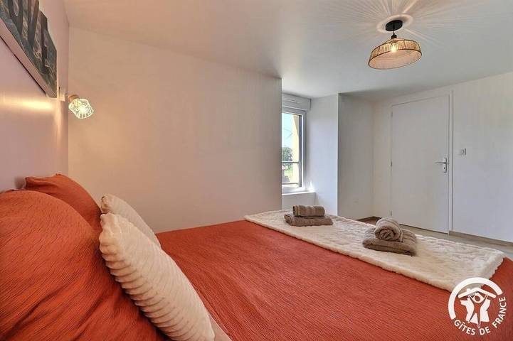 Location de vacances pour 8 personnes, avec terrasse ainsi que jardin et jacuzzi à Iffendic - 4