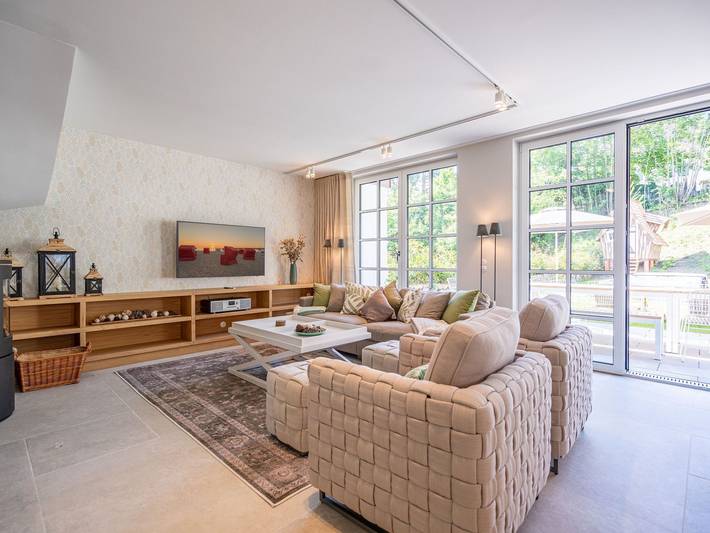 Ferienhaus für 9 Personen, mit Balkon und Whirlpool sowie Terrasse und Sauna in Bansin