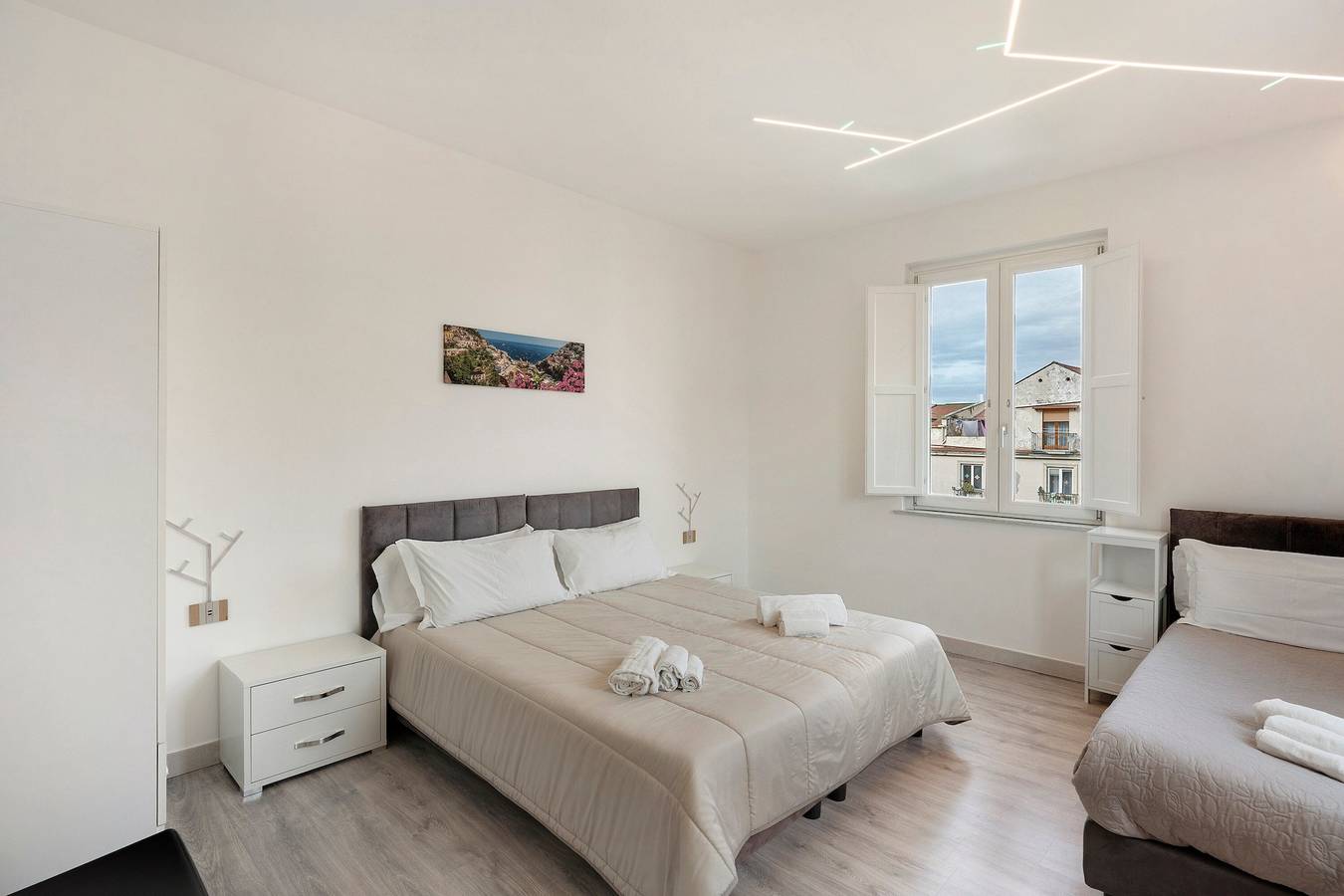 Entire apartment, Apartment 'Sorrento Center Luxury 3' with Balcony, Wi-Fi and Air Conditioning in Sorrento, Naples Province