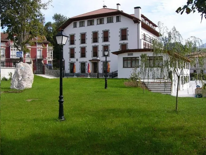 Hotel para 2 personas, con terraza y jardín - 1