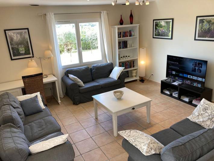 Welcoming Villa with Pool in Montburn-des-Corbieres in Montbrun-des-Corbières, Région de Narbonne