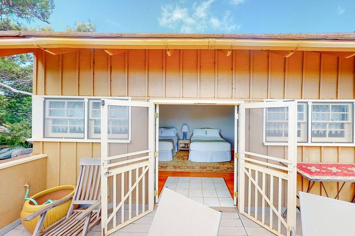 Vacation rental for 6 people, with balcony and yard as well as pool on Molokai