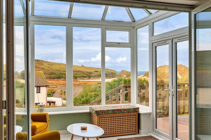 Holiday rental for 6 people in Holywell Bay