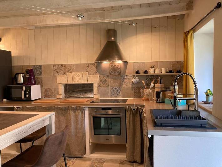 Gîte pour 2 personnes, avec terrasse et jardin ainsi que jacuzzi et piscine à Saint-Bonnet-de-Rochefort - 3