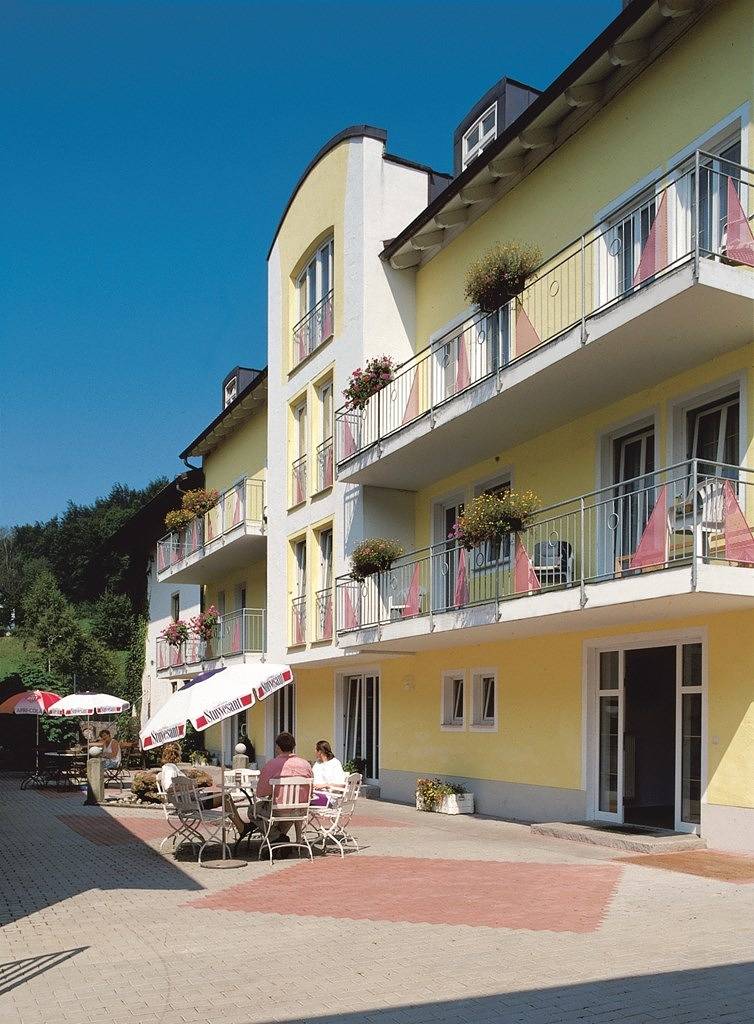 Gasthof Hotel zur Post - Doppelzimmer mit Dusche/Wc und Sat-Tv in Obernzell, Baviera Oriental