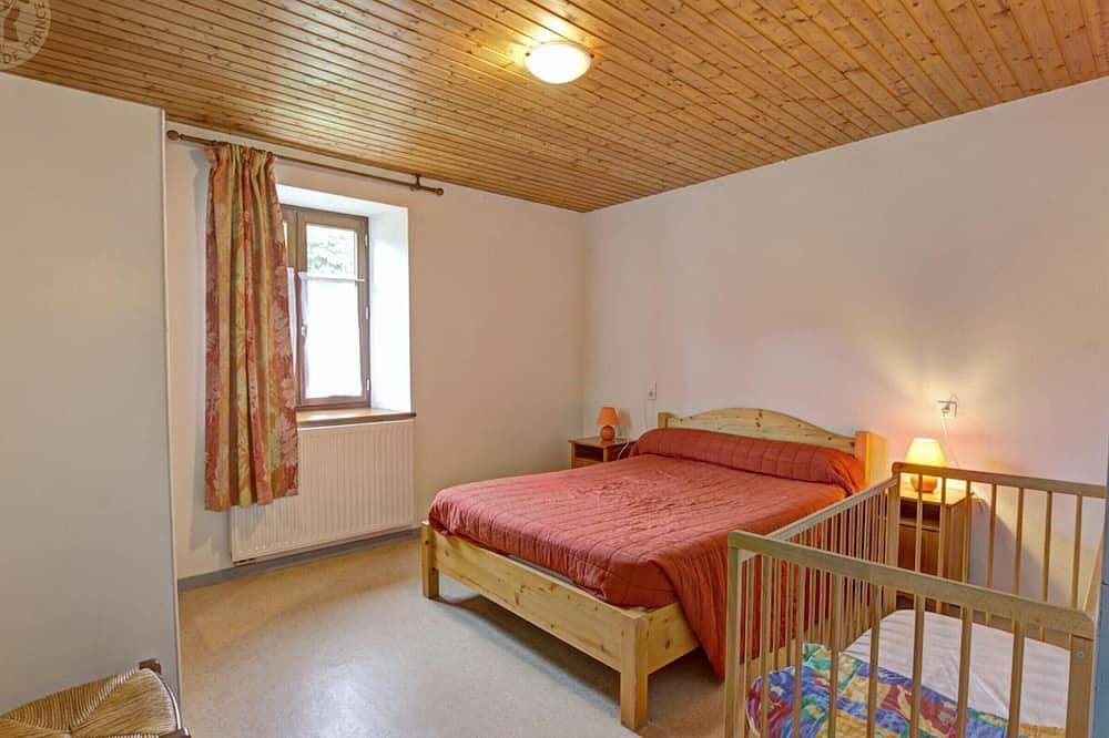 Gîte de charme pour 11 pers. avec animaux admis et poêle à bois, Livradois-Forez in Gumières, Montbrison