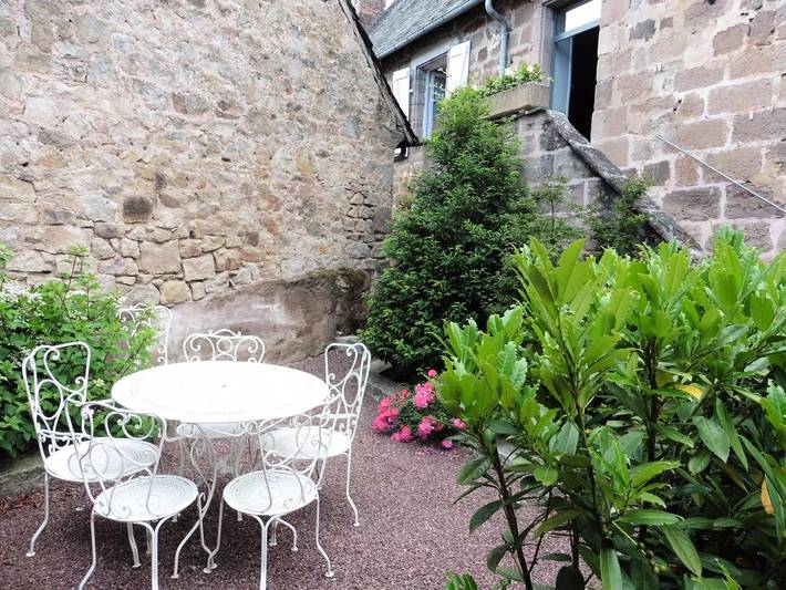 Gîte pour 6 personnes, avec terrasse - 1