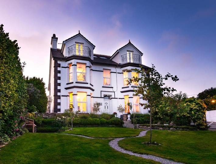 Bed and breakfast for 3 people, with Terrace and Garden as well as View in St Austell