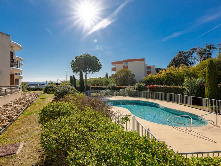 Gîte pour 4 personnes, avec terrasse dans Boulouris - 2