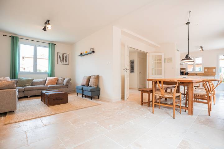 Location de vacances pour 8 personnes, avec jardin à Vasles - 2