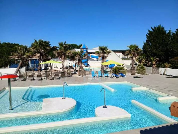 Camping für 6 Personen, mit Pool und Terrasse in Vienne