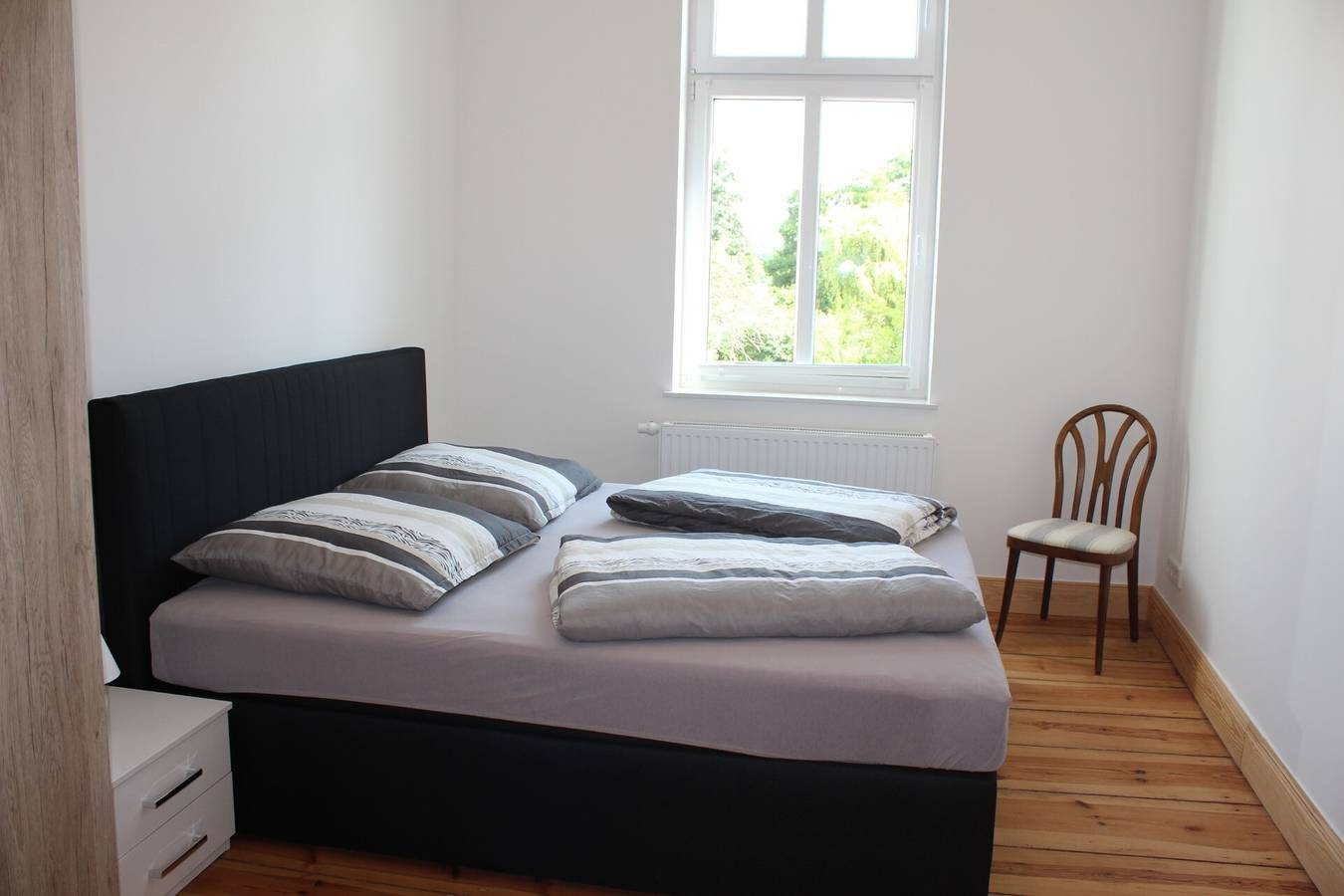 Ganze Wohnung, Ferienwohnung Eg Rechts - Lychen" mit Seeblick, Gemeinschaftsterrasse und Wlan in Lychensee, Lychen
