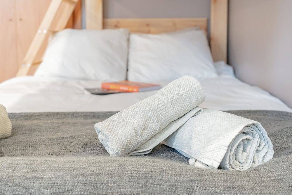 Apartamento entero, Piso a 1 minuto de la playa, rodeado de restaurantes y tiendas - Wifi in Sitges, Garraf