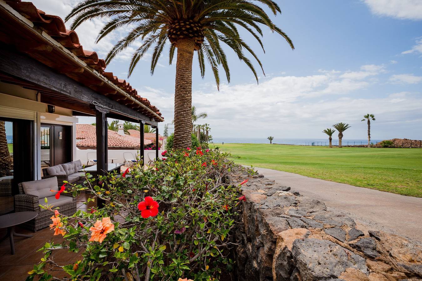 Villa "Palm" Sea View, Heated Pool & Wi-Fi in Amarilla Golf, South Tenerife