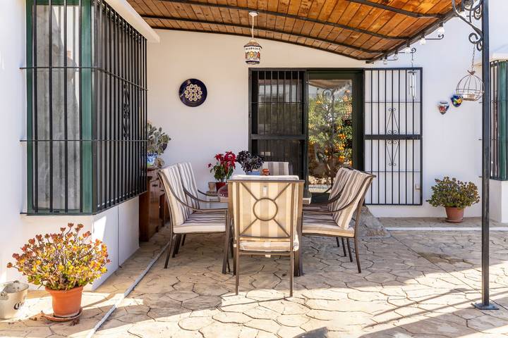 Holiday Home 'Palmera' with Mountain View, Private Pool and Wi-Fi in Alcaucín, Cordillera Penibética