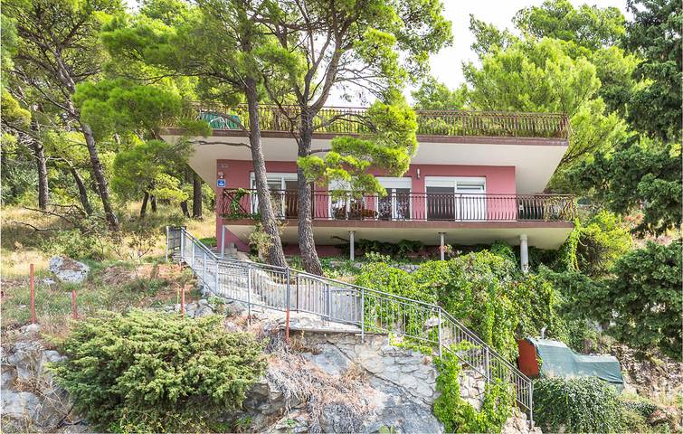 Ferienhaus für 9 Personen, mit Terrasse und Ausblick in Brela