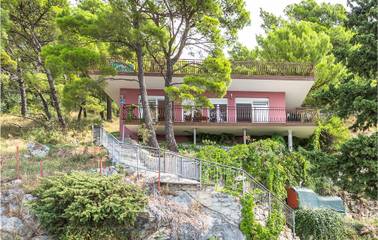 Ferienhaus für 9 Personen, mit Terrasse und Ausblick in Brela