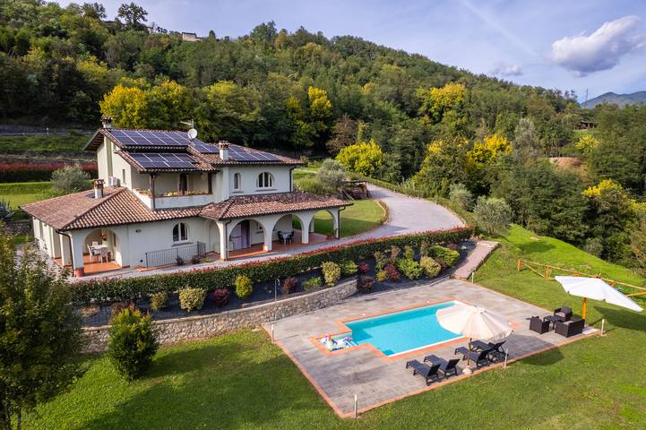 Villa per 10 persone, con idromassaggio e giardino nonché terrazza in Garfagnana