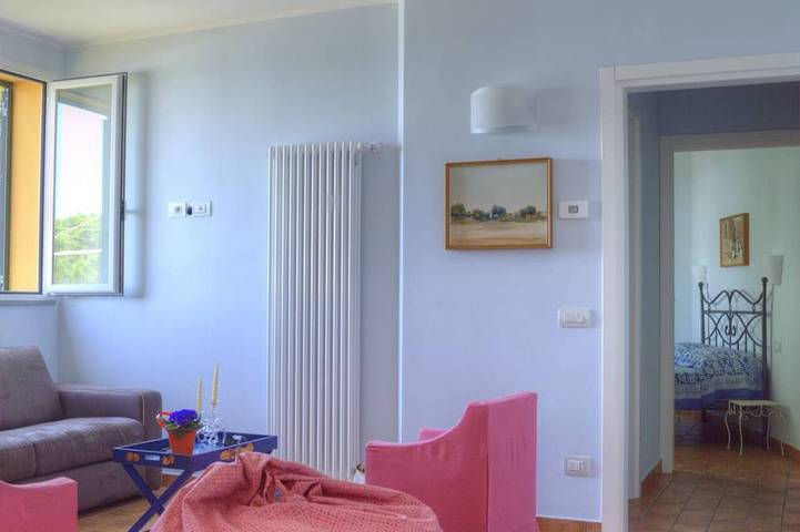 Appartamento intero, Appartamento in villa, fronte mare, 4 posti letto, wifi,  parcheggio privato in Alassio, Riviera di Ponente