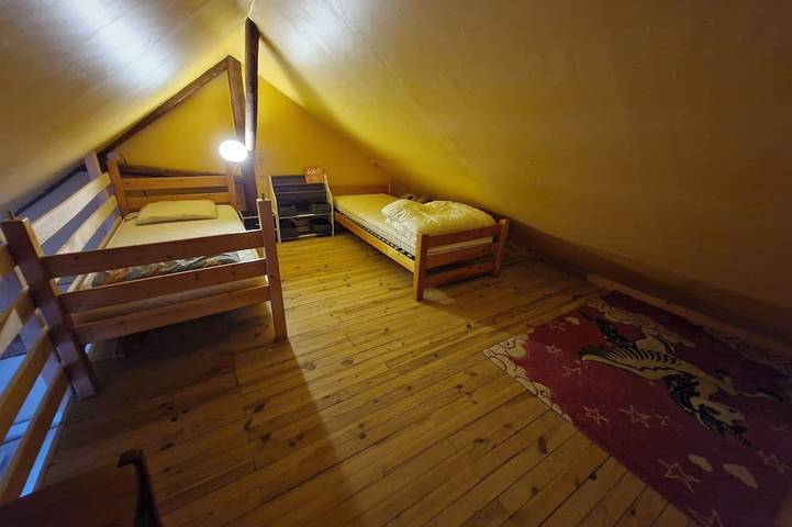 Location de vacances pour 14 personnes, avec terrasse ainsi que jardin et piscine à Faucon-de-Barcelonnette - 3