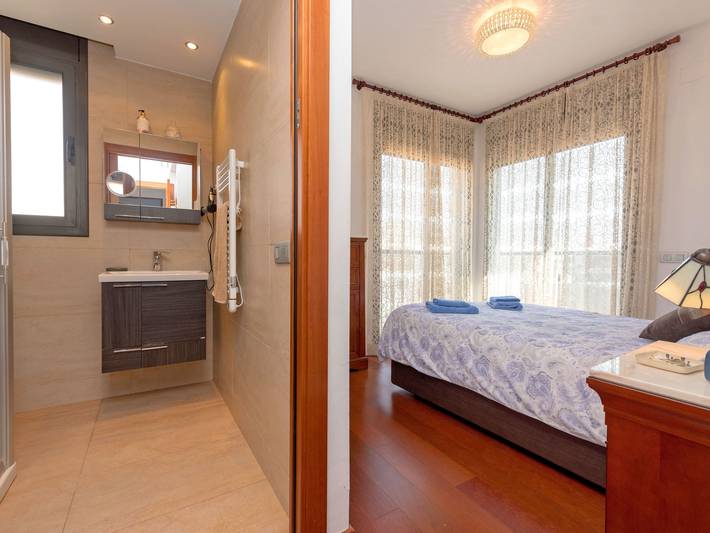 Ferienwohnung für 5 Personen, mit Garten und Balkon sowie Ausblick in Barcelona - 4