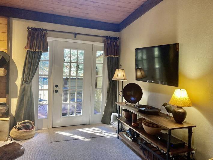 Vacation rental for 6 people, with balcony and yard in Vail