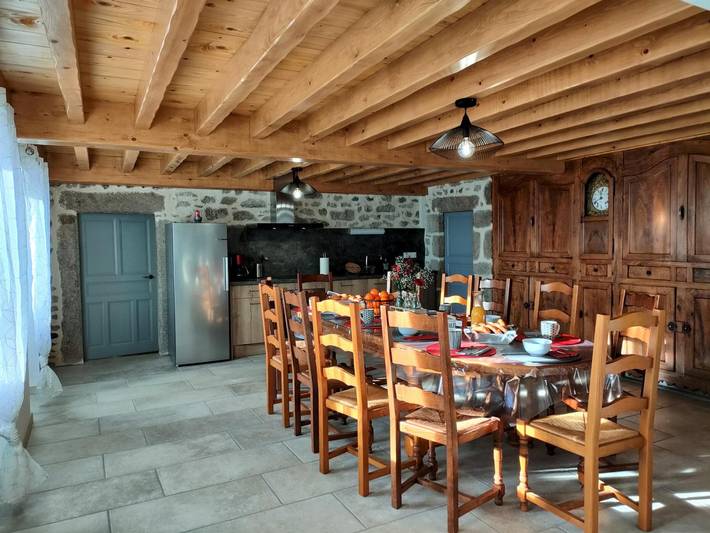 Gîte pour 7 personnes, avec jardin à Chalmazel - 4