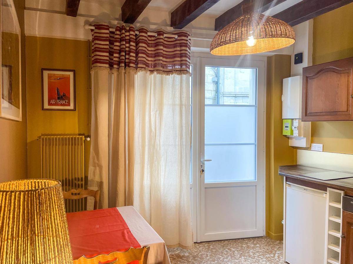 Appartement entier, One-Bedroom Apartment in Yzeures-sur-Creuse, Région de Loches