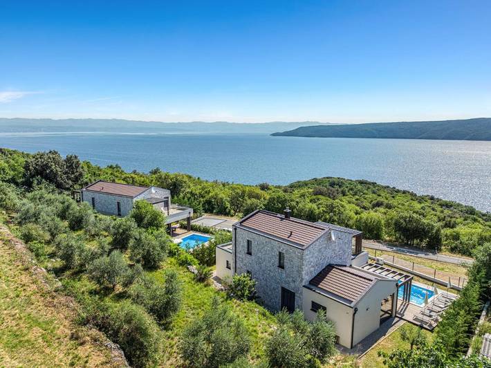 Ferienhaus für 10 Personen, mit Balkon und Terrasse sowie Garten und Pool
