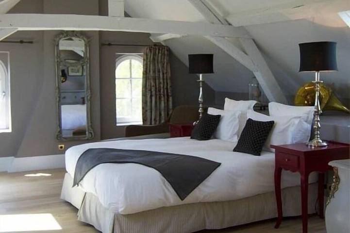 Gîte pour 10 personnes, avec Terrasse ainsi que Jardin et Piscine à Beaulieu-sur-Layon - 2