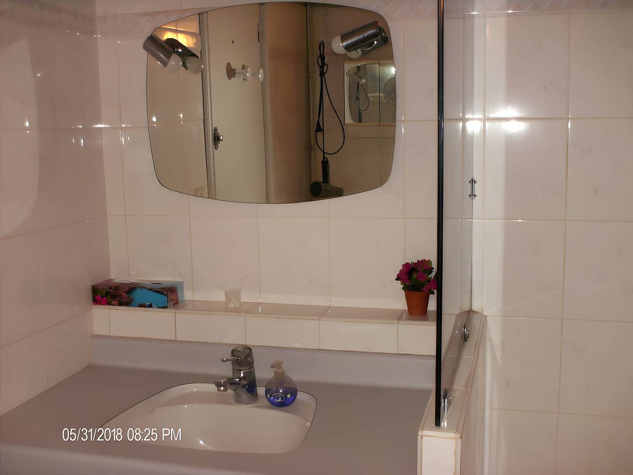 Chambre d'hôtes 'Printemps' avec terrasse partagée, jardin privé et Wi-Fi in Salinelles, Région de Nîmes