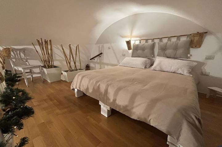 Appartement entier, Mattinata, ancient renovated first floor in the historic center in Mattinata, Gargano