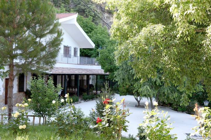 Casa rural para 5 personas, con jardín además de terraza y piscina en Sierra de Cazorla - 2