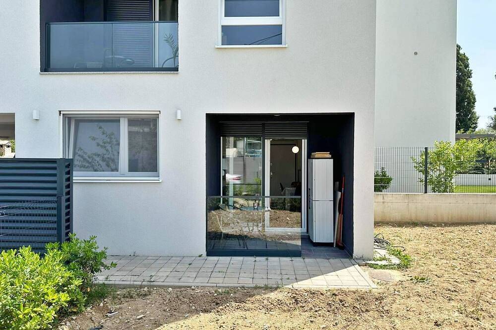 Hel leilighet, One Bedroom Apartment with Private Garden in Klis, Split-Dalmatia