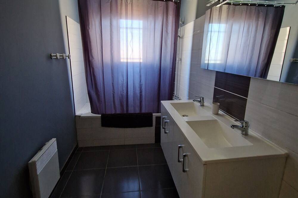 Villa 8 Personne Avec Clim et Piscine Privée in Caux-et-Sauzens, Región de Carcassonne