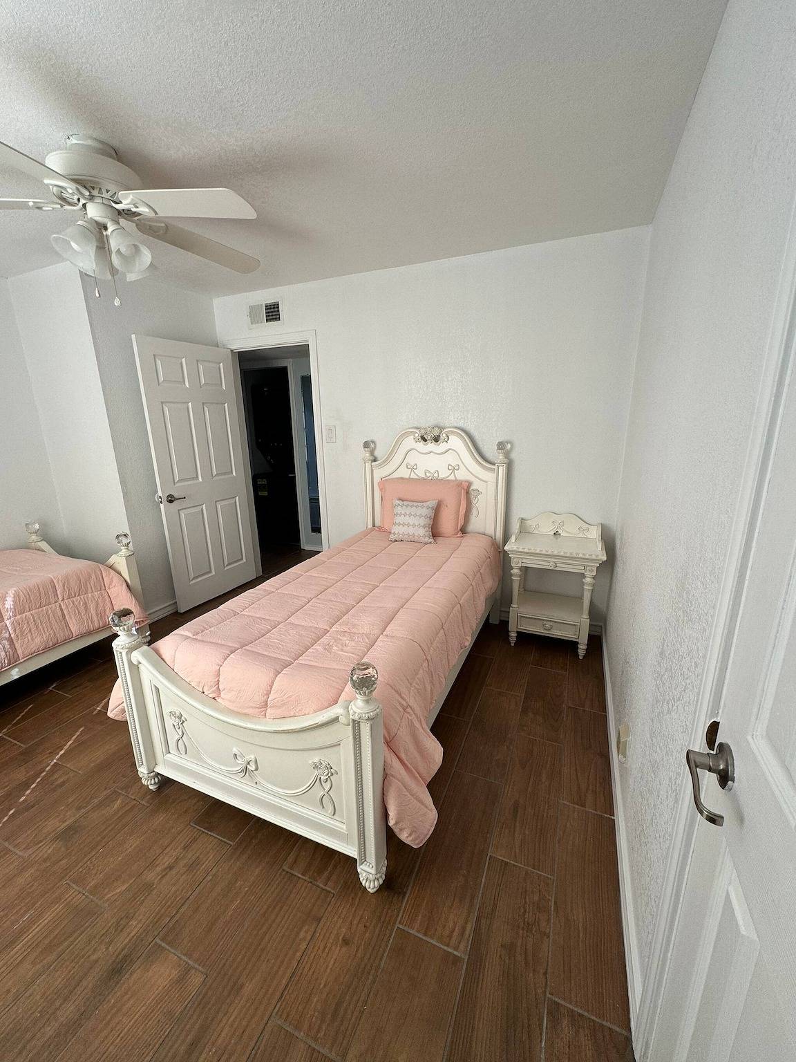 Apartamento vacacional entero, Apartamento remodelado de 1 dormitorio y 1 baño en el Centro Médico in San Antonio, Condado de Bexar