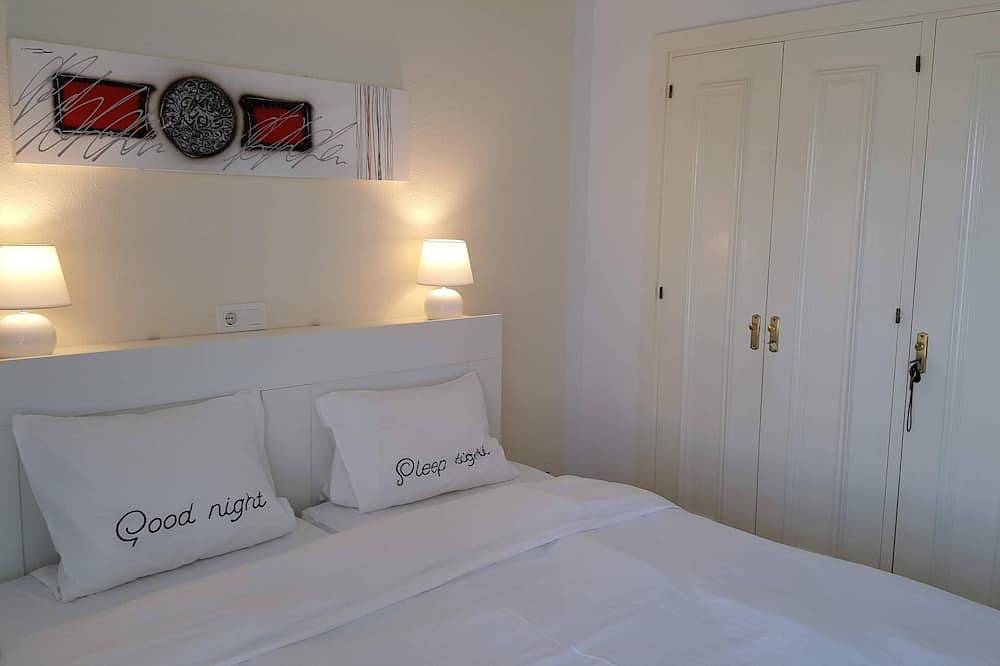 Apartamento entero, !Top Location! Modern Apartment On The Beach With Beautiful Sea Views! in Torrox Costa, Torrox