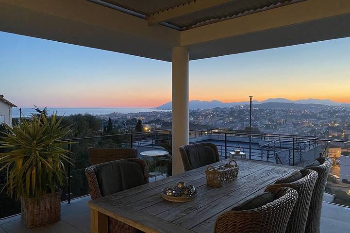 Villa pour 8 personnes, avec balcon ainsi que sauna et jardin à Le Cannet