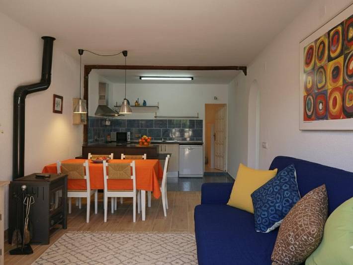 Casa rural para 4 personas, con Terraza además de Jardín y Piscina en Selva - 4
