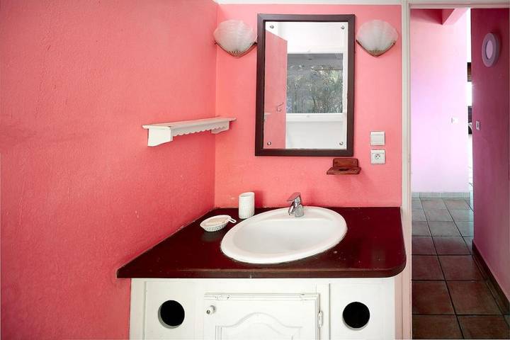 Villa pour 4 personnes, avec terrasse et piscine ainsi que jardin et vue à Deshaies - 2