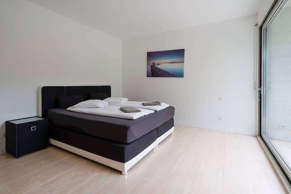 The Glass House & Spa Swisshomebnb in Caslano, Luganersee