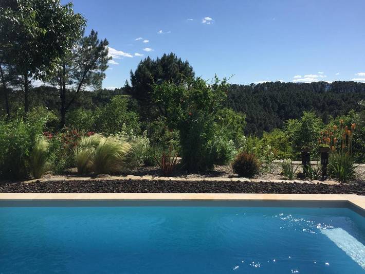 Location de vacances pour 6 personnes, avec vue ainsi que jardin et piscine à Saint-Genest-de-Beauzon - 2