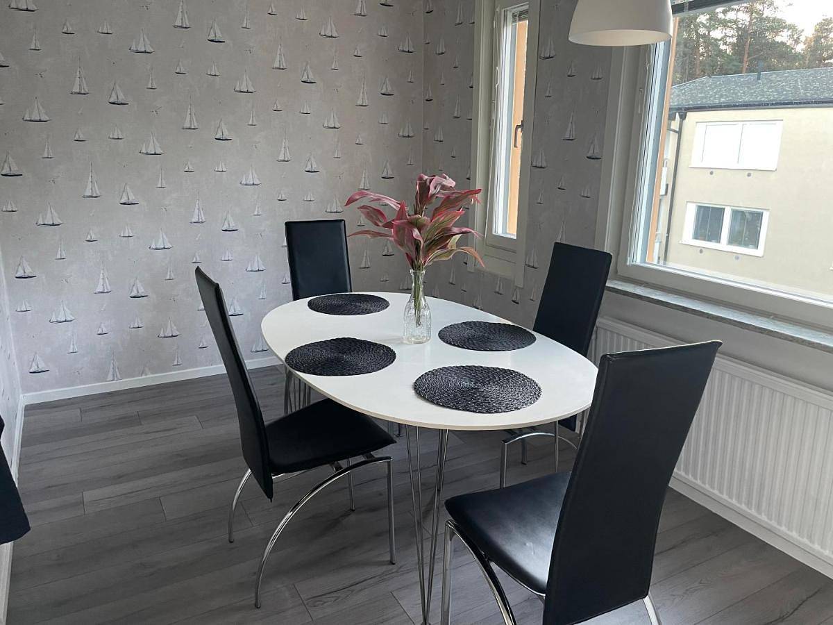 Appartement entier, Large rental unit in Västerås in Västeras, Västmanland