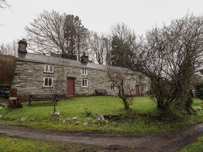 Holiday rental for 4 people, with garden in Penmachno
