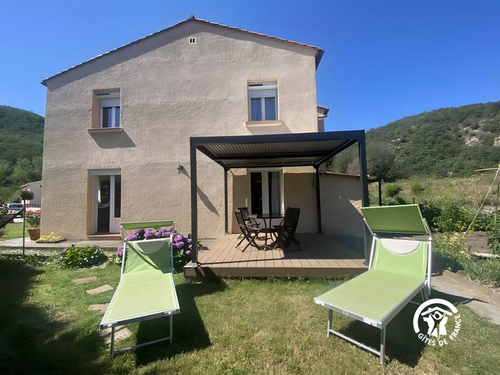 Casa vacanze 'Gîte Hortensias' con terrazza e fiume di fronte in Arles-sur-Tech, Céret e dintorni