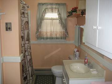 Log Cabin for 5 Guests in Page County, Picture 4