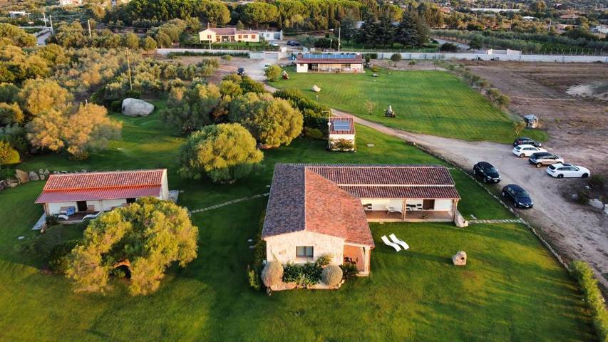 Chambre d’hôte pour 2 personnes, avec Terrasse ainsi que Jardin et Vue dans Olbia - 2